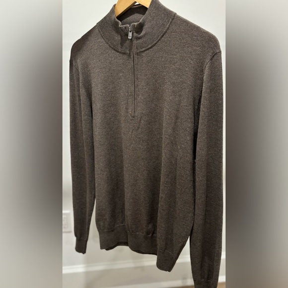 Faherty Men's Movement quarter-zip Walnut Sweater - Picture 1 of 2